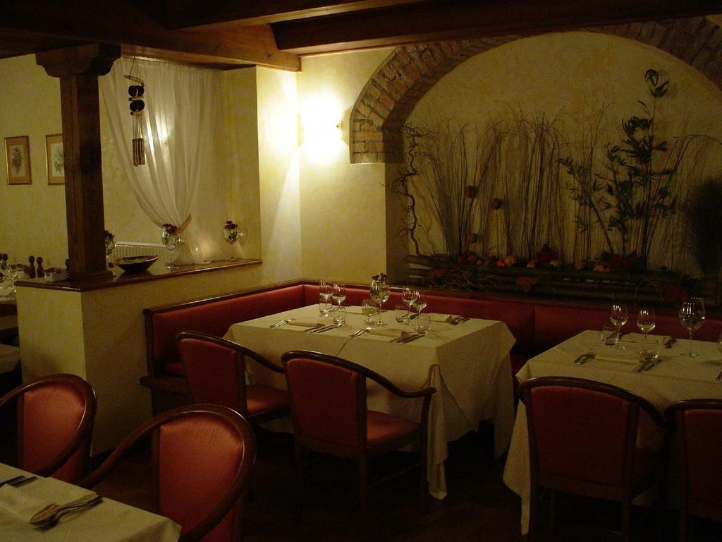 Albergo Ristorante Flora فيتوريو فينيتو المظهر الخارجي الصورة