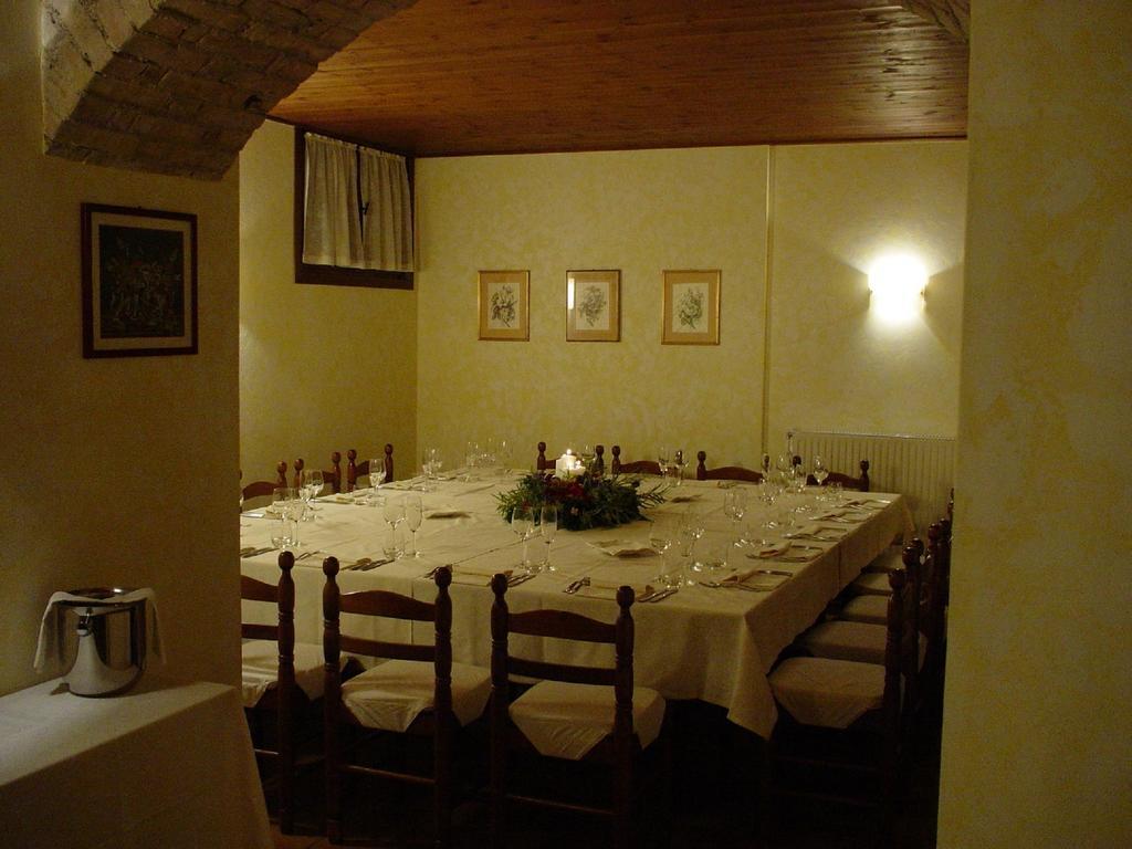 Albergo Ristorante Flora فيتوريو فينيتو المظهر الخارجي الصورة